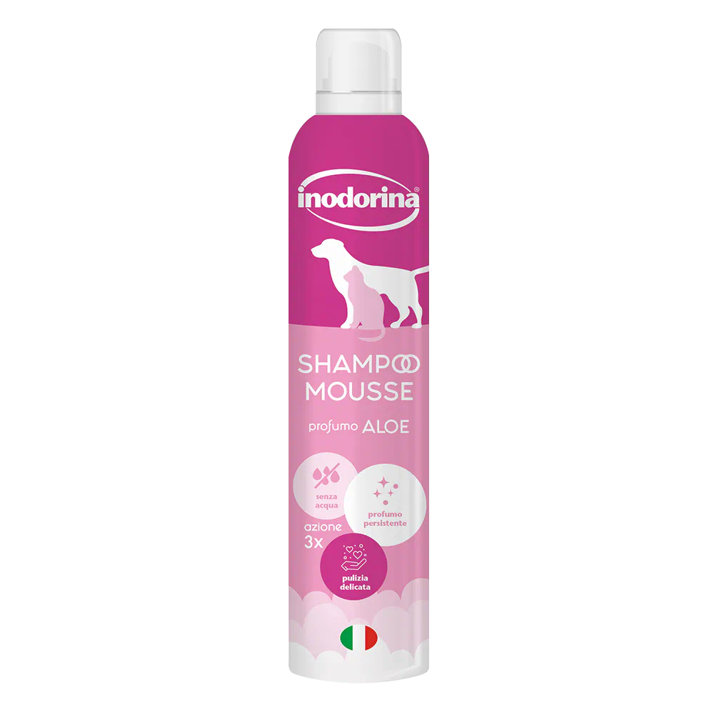 Schiuma shampoo profumata AGRIAPPIA con consistenza leggera e delicata, visibile in un flacone elegante.