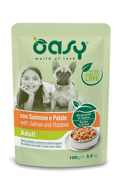 Straccetti in salsa Oasy AGRIAPPIA, pezzi di carne di salmone in salsa cremosa, pronti da servire per cani adulti.