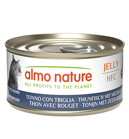 Gatto che mangia Almo Nature HFC Jelly, alimento complementare umido per gatti, in confezione da 70g, marchio AGRIAPPIA.
