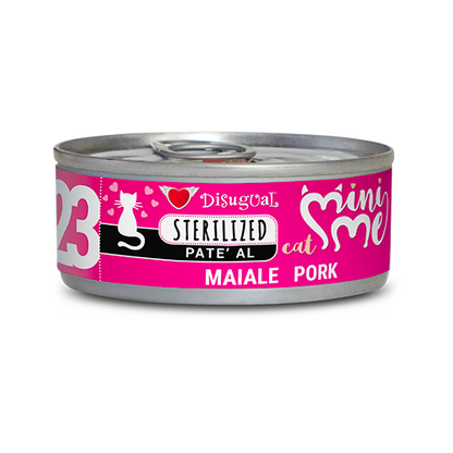 Coppia di disuguali Mini Me Sterilizzati AGRIAPPIA, maiale e gatto, con dettagli realistici e colori vivaci.