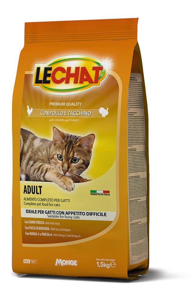 Croccantini LeChat con pollo e tacchino, alimento per gatti, confezione da AGRIAPPIA, visibile sulla scatola.