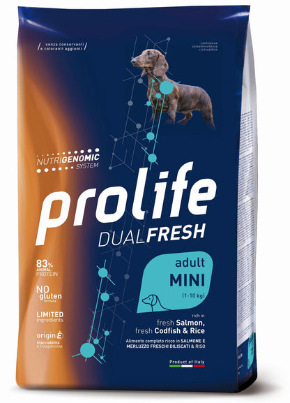 Immagine di un cane con il prodotto Prolife DUAL FRESH di AGRIAPPIA, un integratore per la salute e il benessere dei cani.